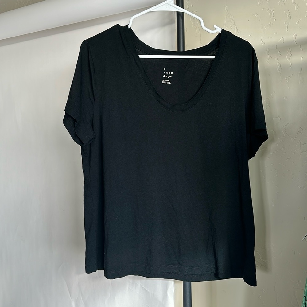 A NEW DAY BLACK TSHIRT - XXL